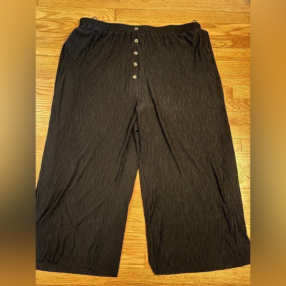 Wide Leg Black Cropped Pants with Button Front